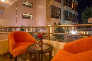 Hồ bơi trong/gần Tuki Resort Pokhara