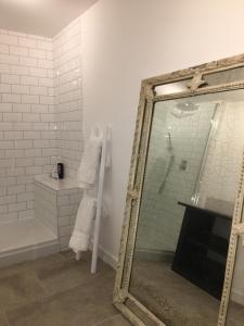 Een badkamer bij Private luxury retreat