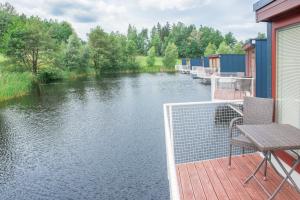 Gallery image of Hausboaty Ypsilon Golf Liberec in Fojtka +17 photos