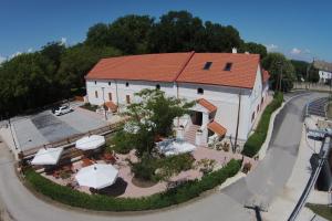 Afbeelding uit fotogalerij van Bak Vendéglő in Gyulakeszi