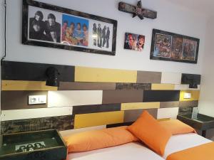 Katil atau katil-katil dalam bilik di Barri Antic Hostel & Pub