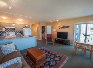 Gallery image of Luxury Oceanfront Condo by OnlyBC 104 in Tofino