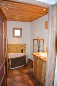 Gallery image of Chalet des Trappeurs Coeur Vanoise 16 persons in Champagny-en-Vanoise