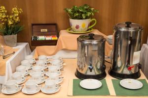 King David Flat Hotel - Argentina的咖啡和沏茶工具