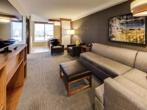 Гостиная зона в Hyatt Place Edmonton West