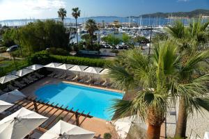 Afbeelding uit fotogalerij van Auberge De La Calanque in Le Lavandou