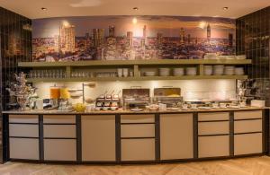 Comida no hotel ou em algum lugar perto