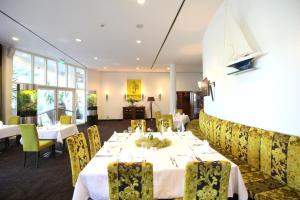 TV a/nebo společenská místnost v ubytování Hansa Apart-Hotel Regensburg