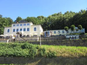 Aed väljaspool majutusasutust Hotel Lindenhof