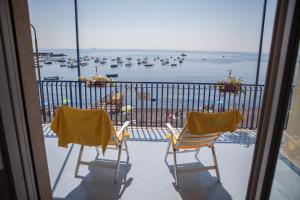 Gallery image of Un tuffo nella baia di Capomulini in Acireale