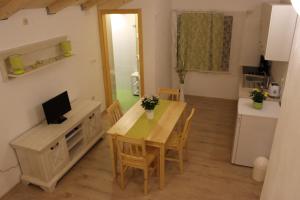 Kuchyňa alebo kuchynka v ubytovaní Guesthouse Casetta Verde + 29 fotografií