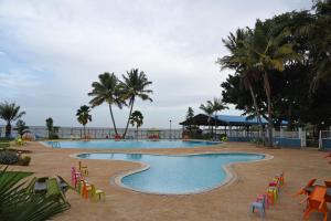 สระว่ายน้ำที่อยู่ใกล้ ๆ หรือใน Imperial Resort Beach Hotel