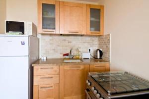 Una cocina o zona de cocina en 2 BR Apartment near the Beach