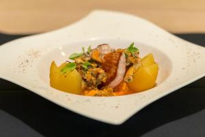 酒店内部或周边提供的食物