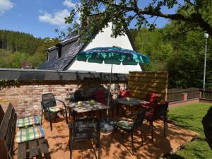 Zahrada ubytování Holiday Home in Hellenthal Forest Retreat