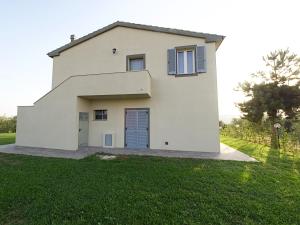 The building in which the country house is located