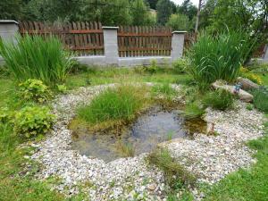 Taman di luar Cottage in Liberec with Sauna and Ski Nearby