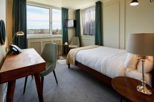 Hotel Cromwell Stevenage客房内的一张或多张床位
