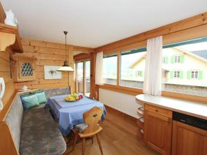 Χώρος καθιστικού στο Modern Holiday Home with Mountain View