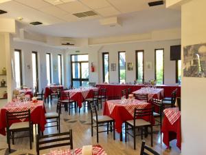 Restaurace v ubytování Hotel Sant'Elia