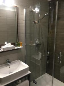 Bilik mandi di Hotel Bartoš