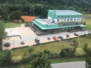 Taman di luar Hotel Bartoš