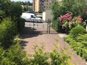 Vonkajšia záhrada v ubytovaní Apartament Lazur