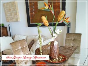 Posedenie v ubytovaní San Giorgio Luxury Apartment Taormina-Panoramic Pool & Parking Space