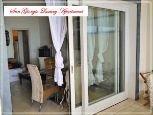 Fotografia z galérie ubytovania San Giorgio Luxury Apartment Taormina-Panoramic Pool & Parking Space v Taormine