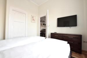 Luxury Apartment by Hi5 - Király street Suite 1077 Budapest, 51 Király utca kép - 2