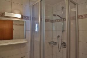 Baðherbergi á Haus Waldheim +37 myndir