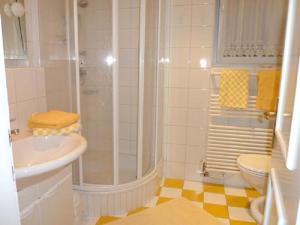 A bathroom at See:Zeit Das_Ferienhaus