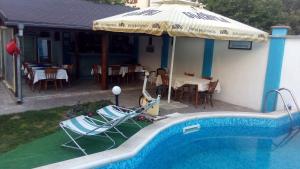 Πισίνα στο ή κοντά στο Topalovi Guest House