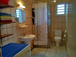 Bilik mandi di Gite Le Verval +18 gambar