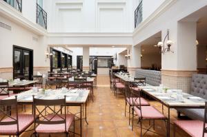 Restauracja lub miejsce do jedzenia w obiekcie Eurostars Regina