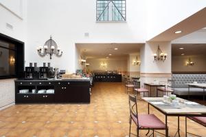 Restauracja lub miejsce do jedzenia w obiekcie Eurostars Regina