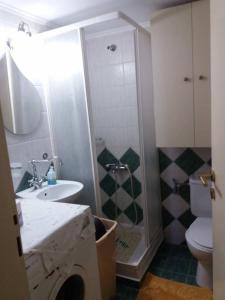 Kúpeľňa v ubytovaní Luxury Seaview Appartment + 22 fotografií
