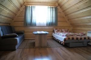 Posteľ alebo postele v izbe v ubytovaní Pokoje Pod Cyrlicą u Józi