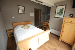 Postel nebo postele na pokoji v ubytování Hotel Piano 2 - Mont-St-Guibert - Louvain-la-Neuve