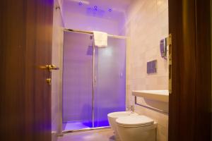 Koupelna v ubytování Borghese Executive Suite