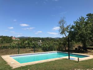 The swimming pool at or close to A Leira