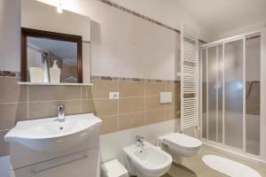 A bathroom at Villa Mereghetti