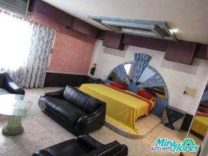 Postel nebo postele na pokoji v ubytování Autohotel Miraflores + 4 fotografie
