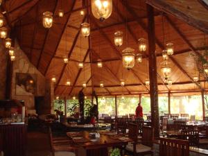 ห้องอาหารหรือที่รับประทานอาหารของ Fig Tree Camp - Maasai Mara