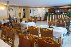 מסעדה או מקום אחר לאכול בו ב-Penzion u Veselých