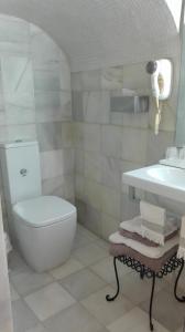 A bathroom at Estudio Bizcocheros