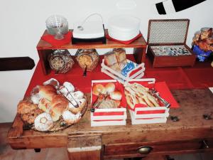 Jedlo v ubytovaní bed & breakfast alebo blízkom okolí
