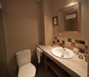 Koupelna v ubytování No12 Boutique Hotel