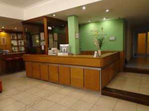 Hotel Compostela tesisinde lobi veya resepsiyon alanı