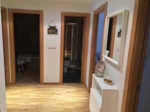 Zdjęcie z galerii obiektu Alojamiento La Rosaleda w mieście Ponferrada